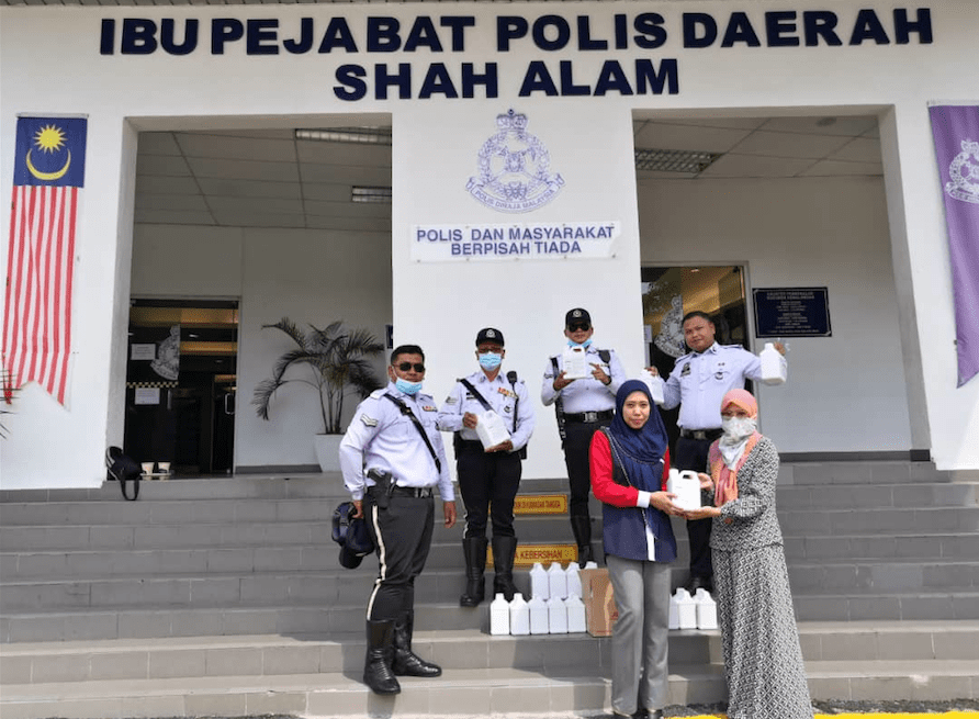 Ibu Pejabat Polis Daerah Shah Alam  DFENZE HOCL Sanitizer